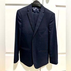 DKNY Boy’s navy suit 14R